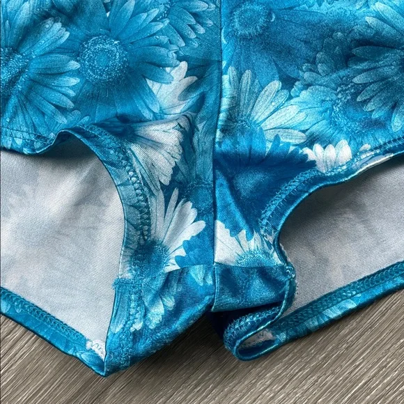 Victoria’s Secret Vintage Floral Lingerie Set - Picture 7 of 8